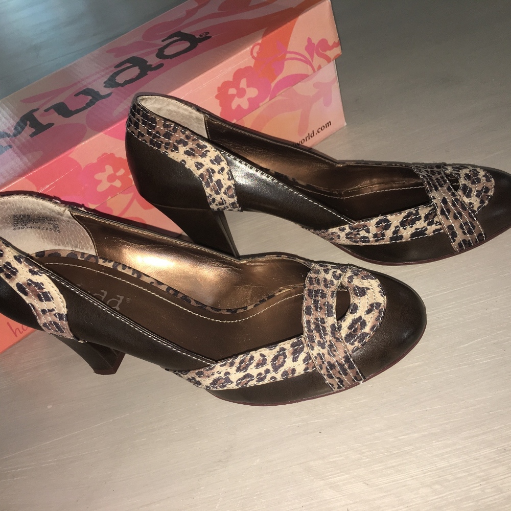MUDD Brown Heels with Leopard print